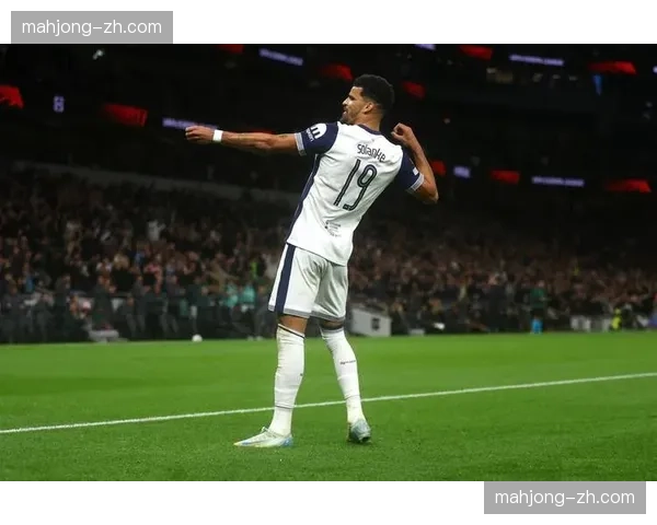 马竞中卫组合仅剩勒诺尔芒与朗格莱，防线深度严重不足